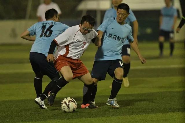 高诗岩23+11山东胜江苏 黎伊扬21分福建胜青岛
